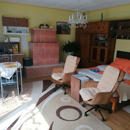 Kertesz Vendeghaz Guest house *